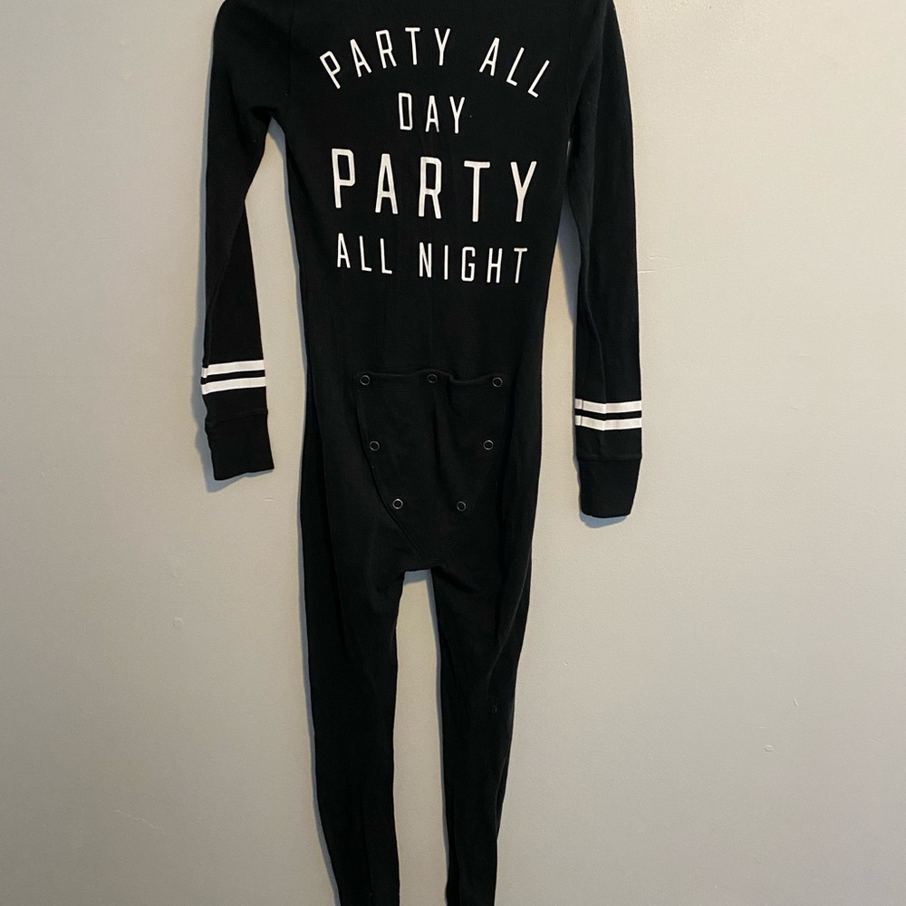** RARE ** VS PINK ONESIE / PAJAMAS